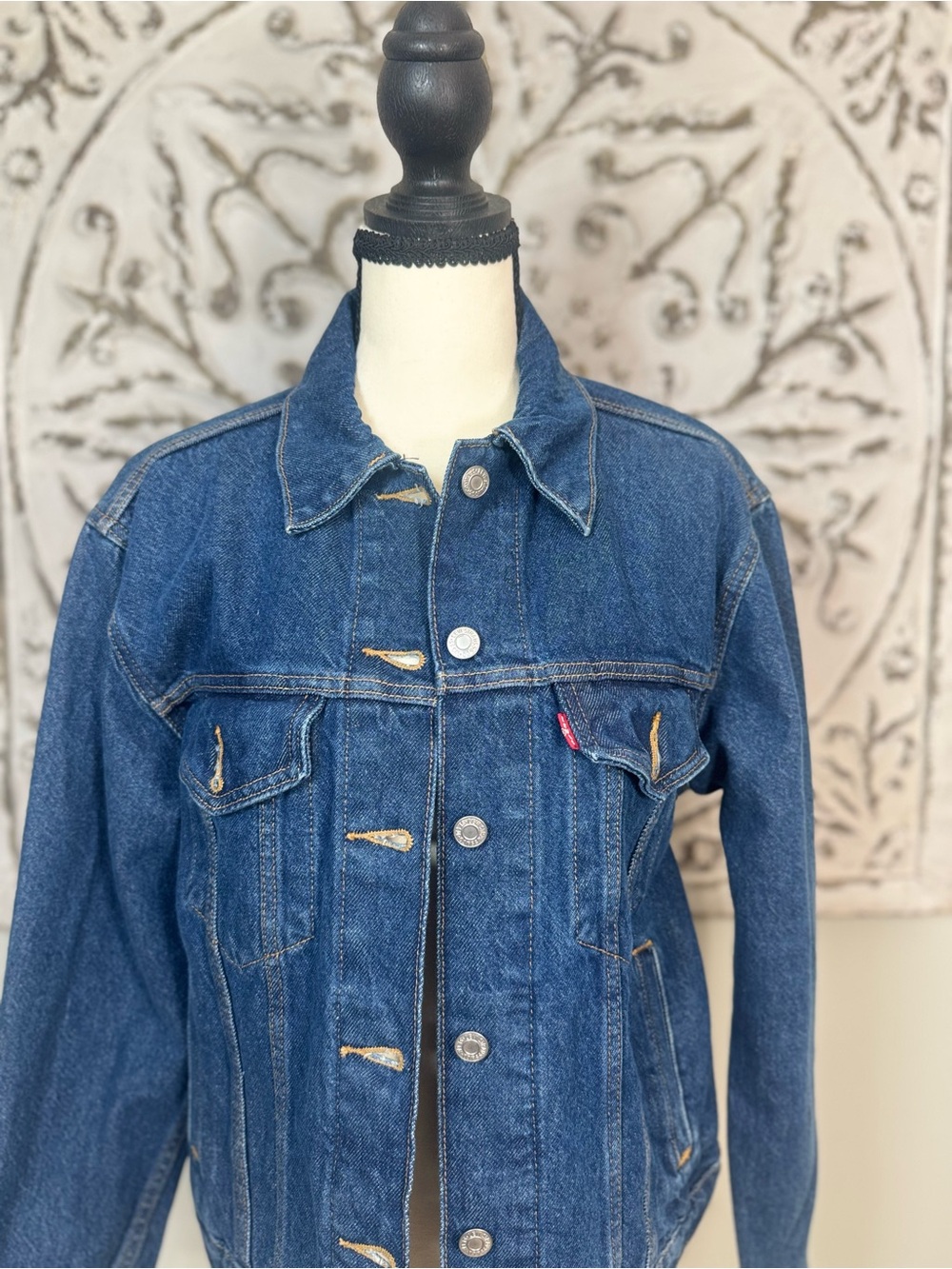 Levi’s Original Trucker Denim Jacket Medium Dark Wash NWT 100% Cotton Classic